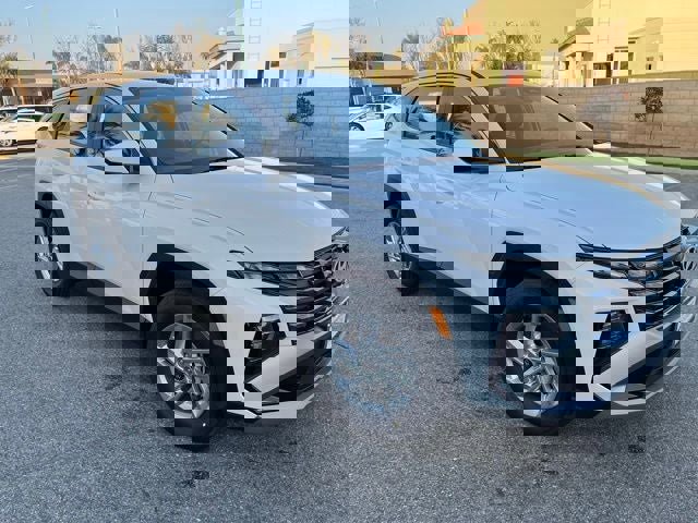 New 2026 Hyundai Tucson SE image 1
