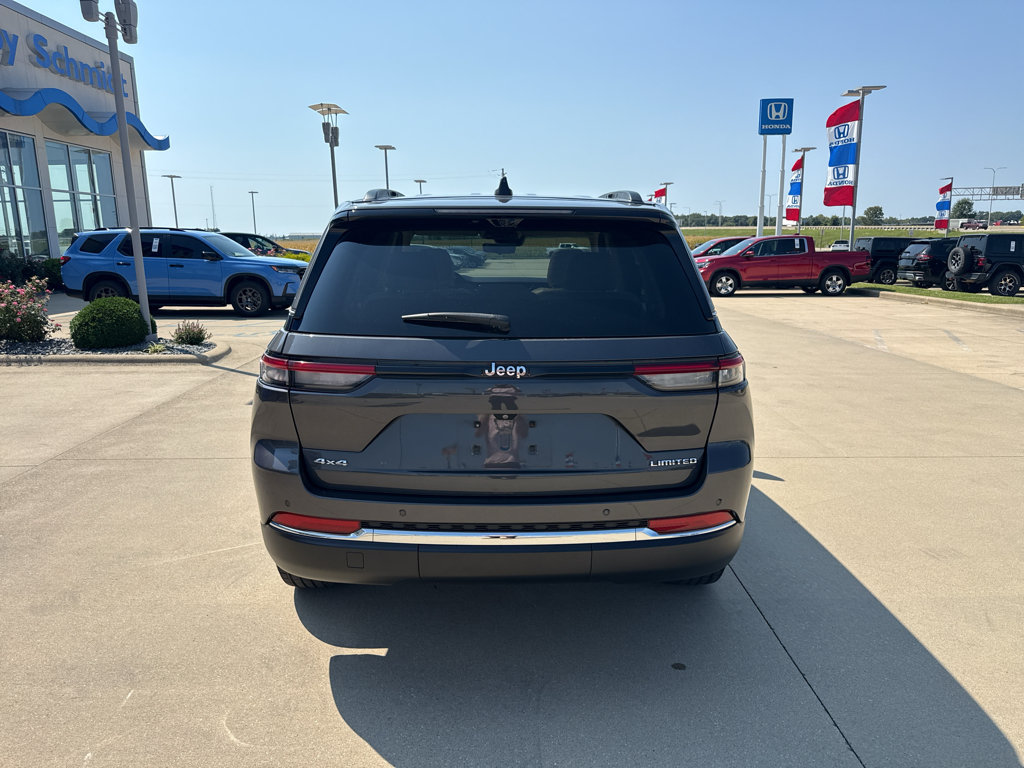 Used 2022 Jeep Grand Cherokee Limited w/ Luxury Tech Group II AWD/4WD image 6