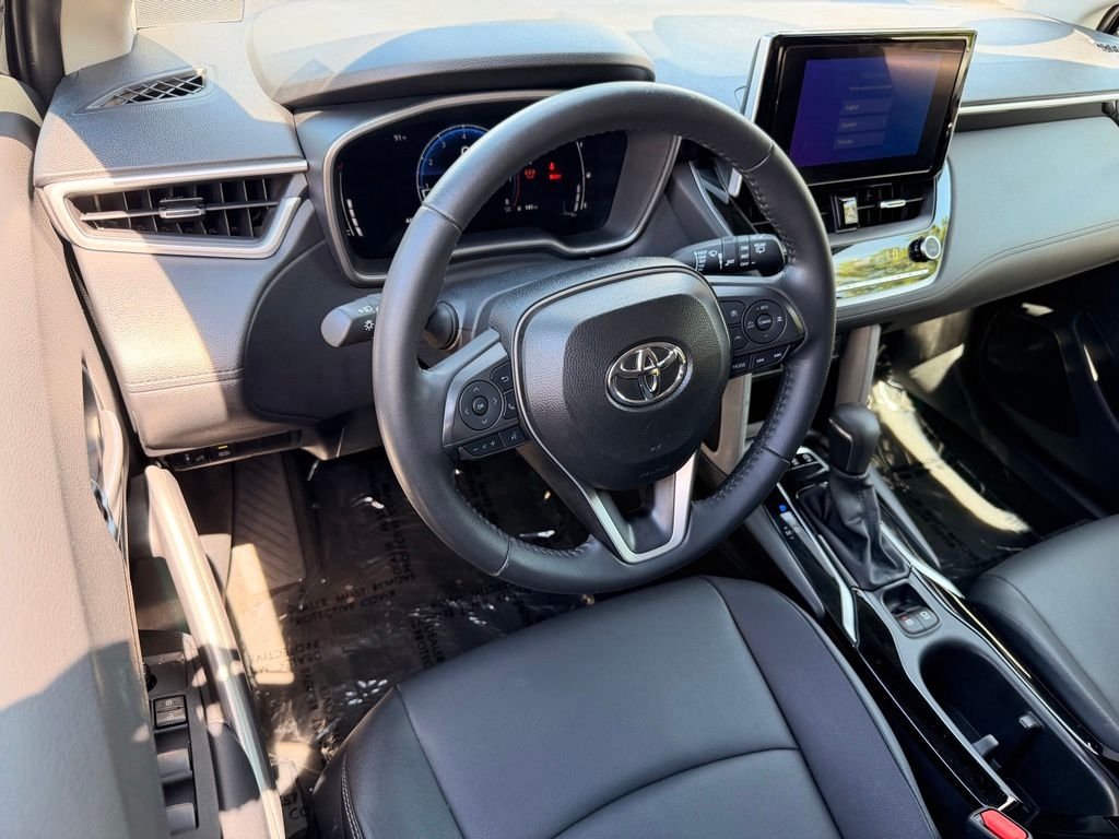 Certified 2025 Toyota Corolla Cross XLE FWD image 21