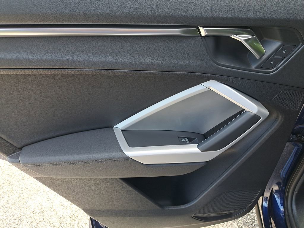 New 2025 Audi Q3 2.0T Premium image 29