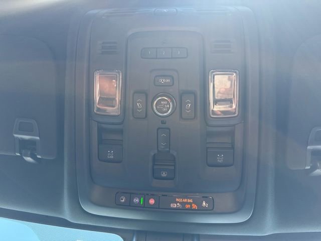Used 2022 GMC Yukon XL Denali w/ Denali Premium Package AWD/4WD image 27