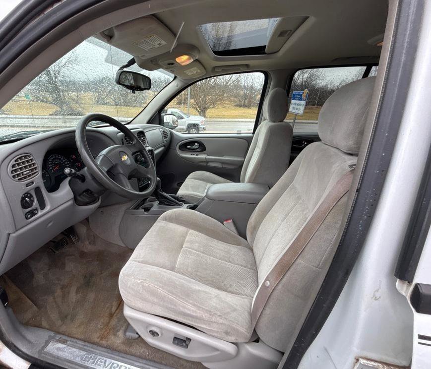 Used 2005 Chevrolet TrailBlazer LS AWD/4WD image 9