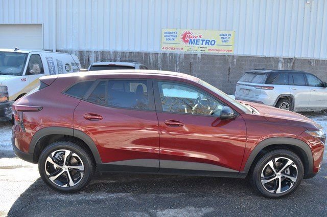 Used 2024 Chevrolet Trax RS image 9