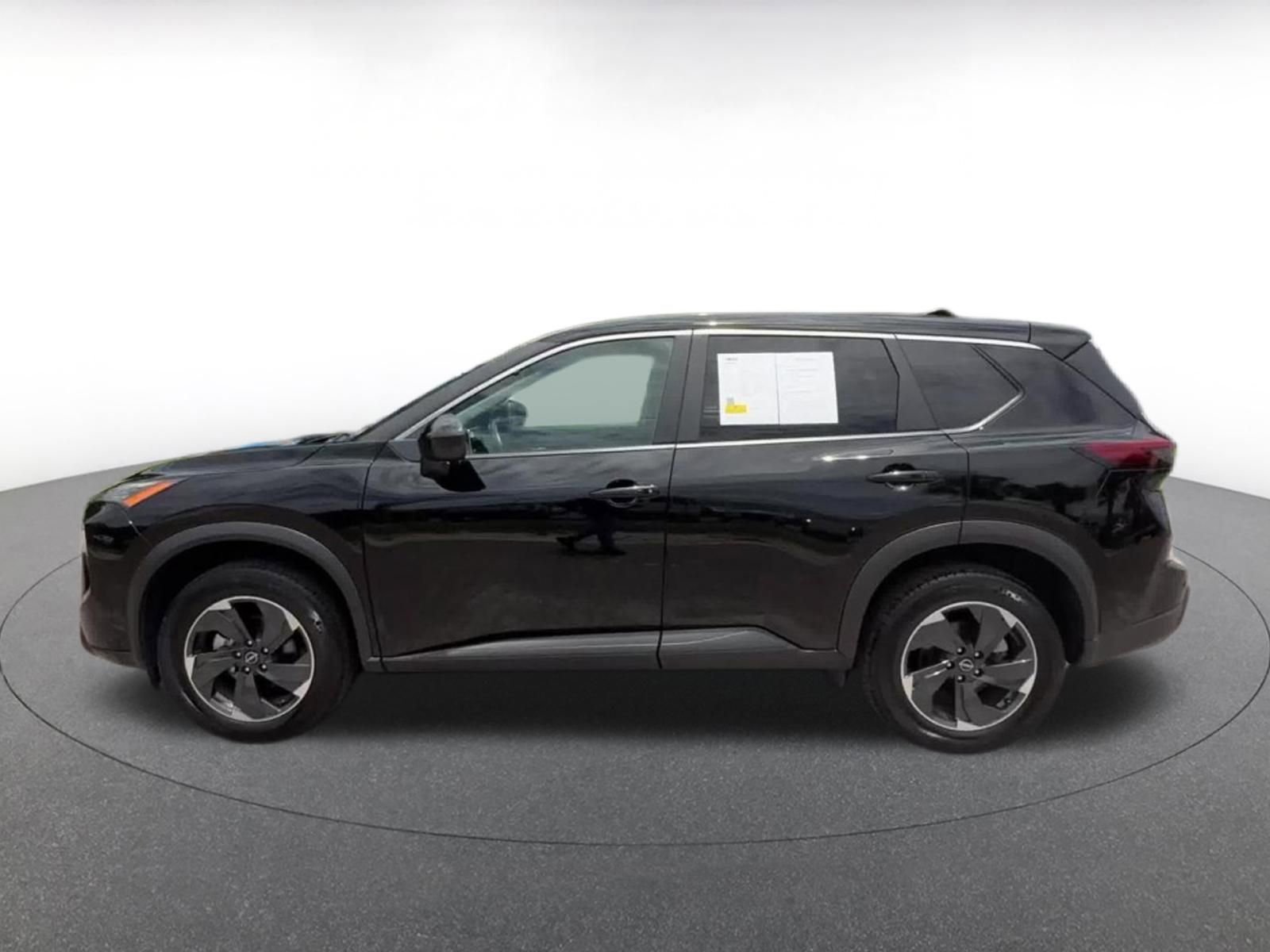 Used 2025 Nissan Rogue SV FWD image 10