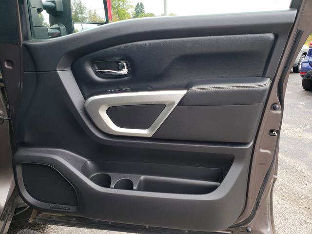 Used 2016 Nissan Titan SL image 16