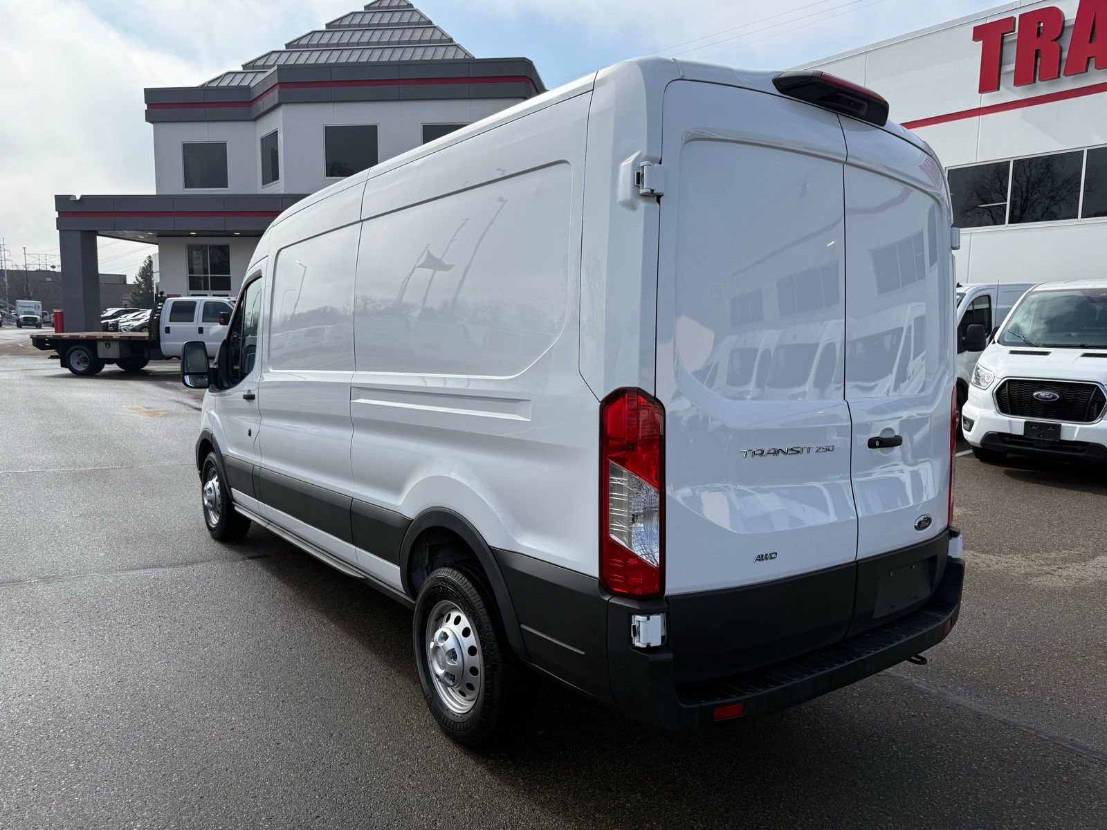 Used 2023 Ford Transit 250 Medium Roof AWD image 3
