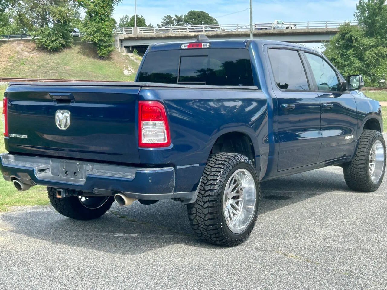 Used 2019 RAM 1500 Big Horn RWD image 5