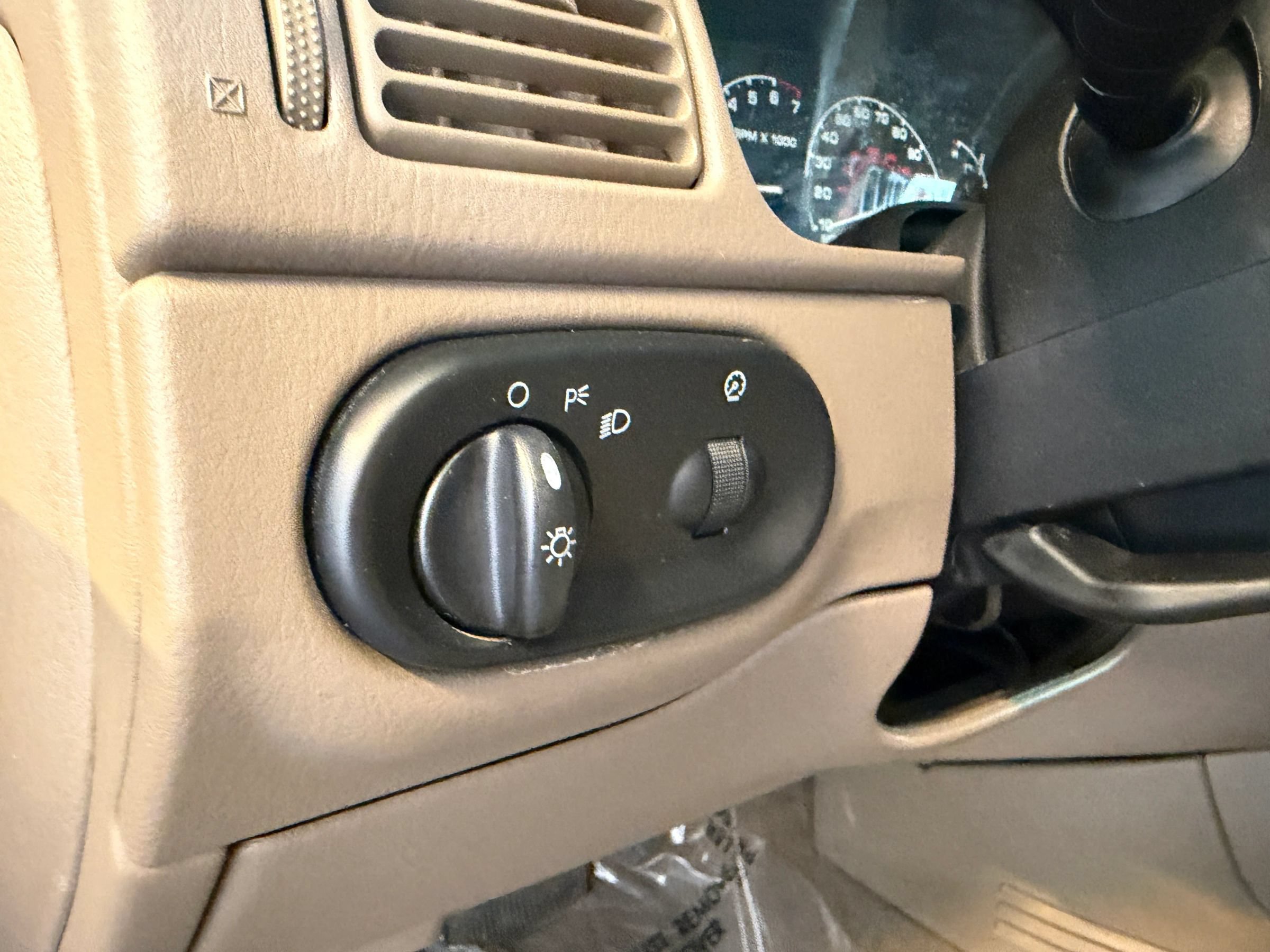 Used 2002 Ford Explorer XLS RWD image 11