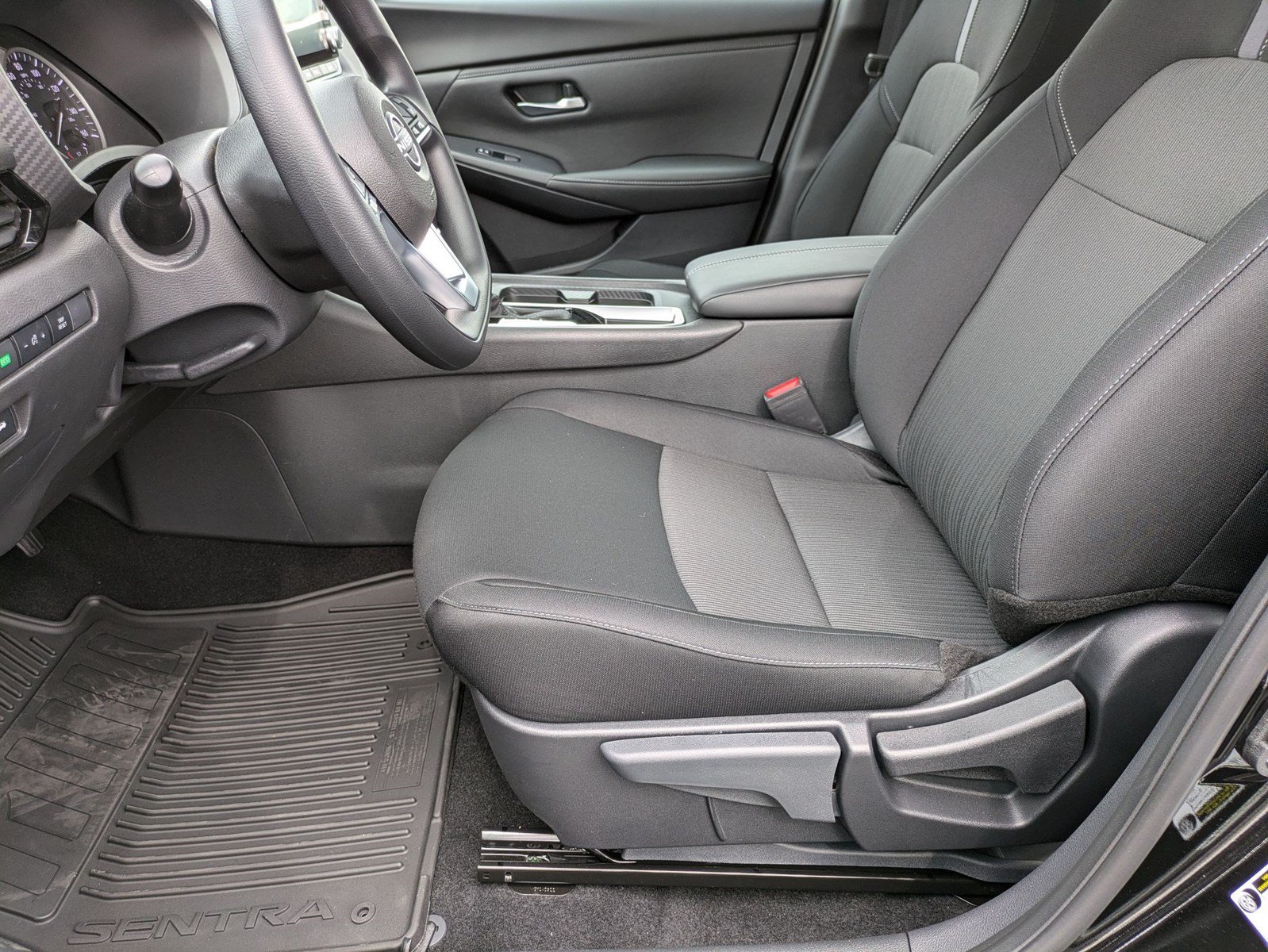 New 2025 Nissan Sentra SV FWD image 19