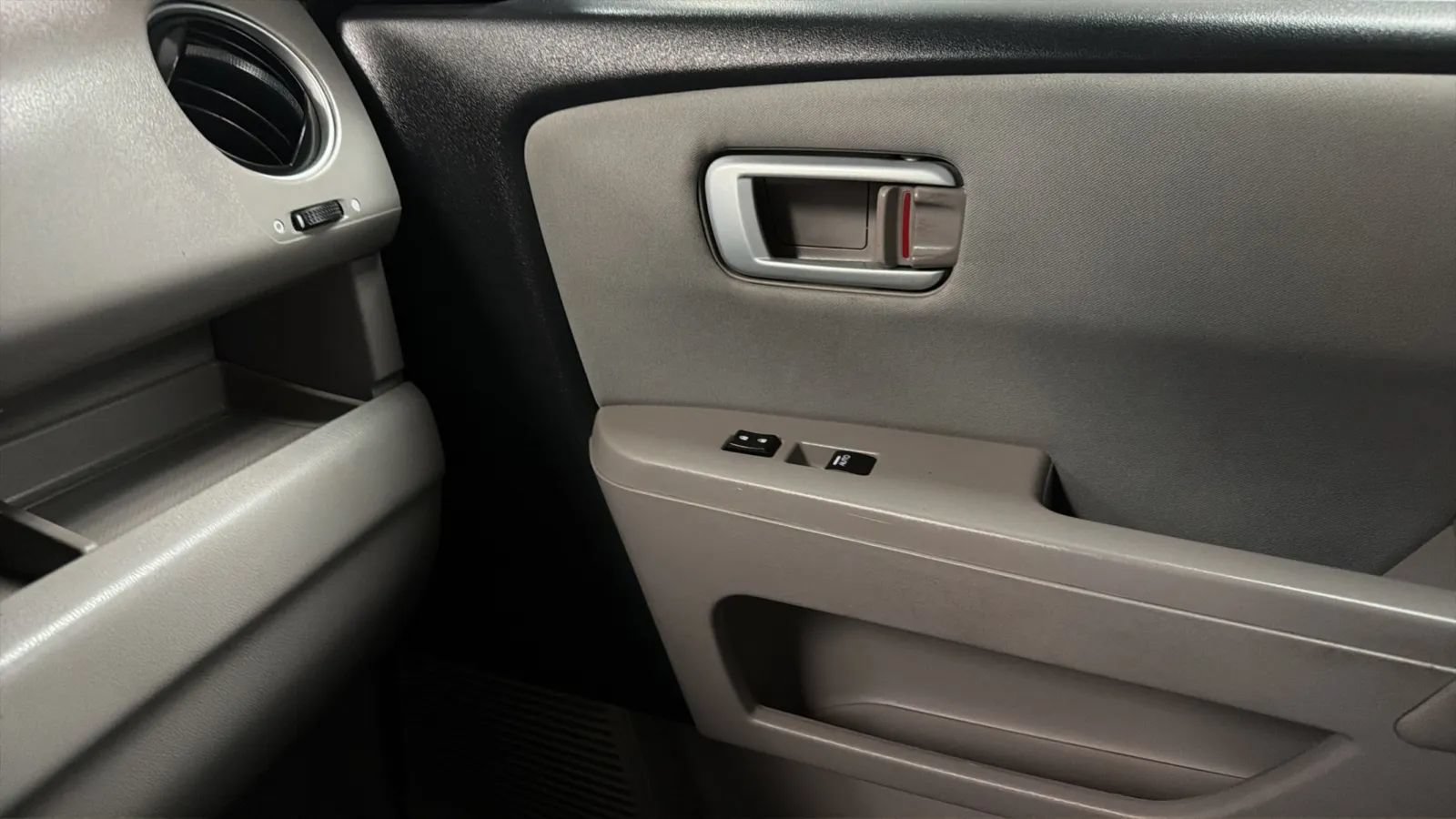 Used 2015 Honda Pilot SE image 16