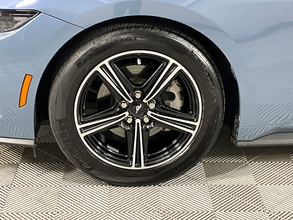 Used 2025 Ford Mustang Coupe image 21