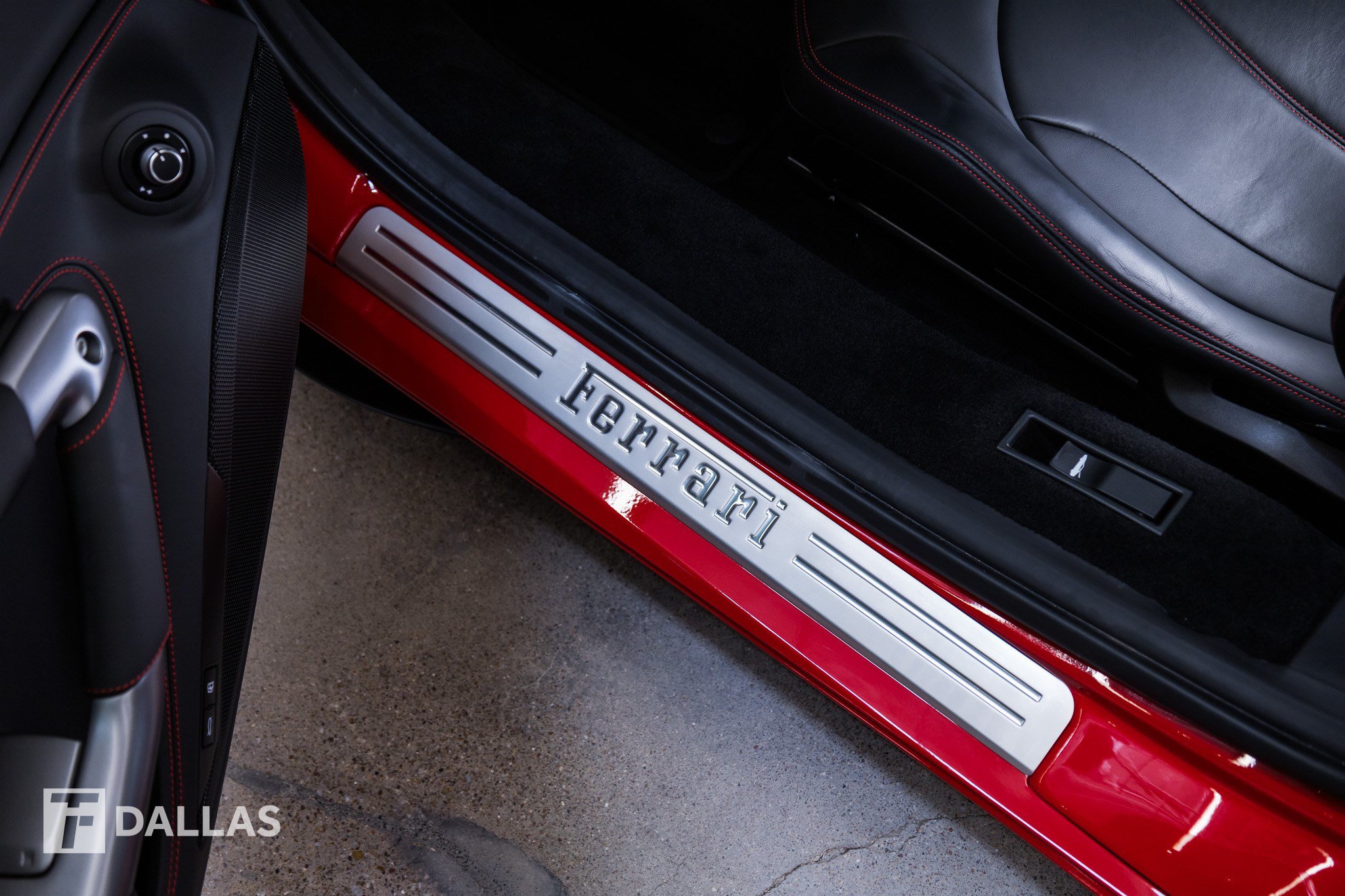 Used 2022 Ferrari F8 Tributo RWD image 26