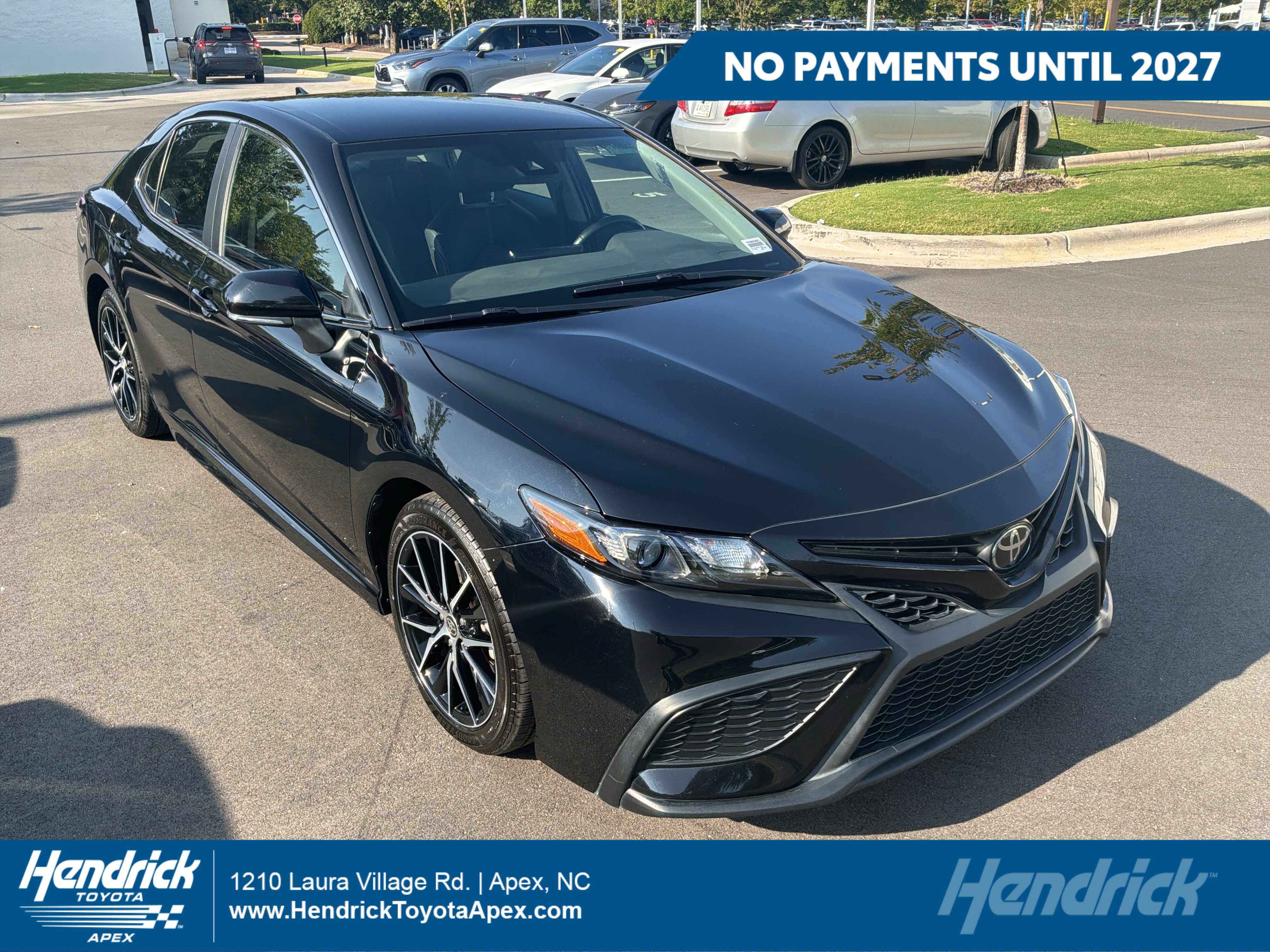 Used 2023 Toyota Camry SE FWD image 1