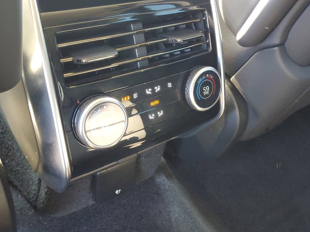 Used 2023 Land Rover Range Rover SE AWD/4WD image 32