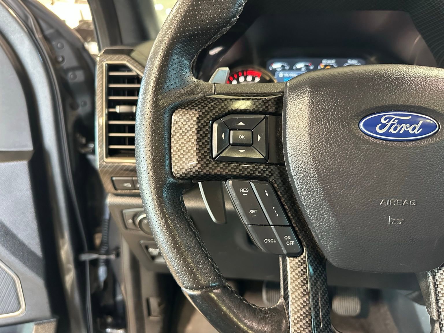 Used 2020 Ford F150 Raptor w/ Equipment Group 802A Luxury AWD/4WD image 21