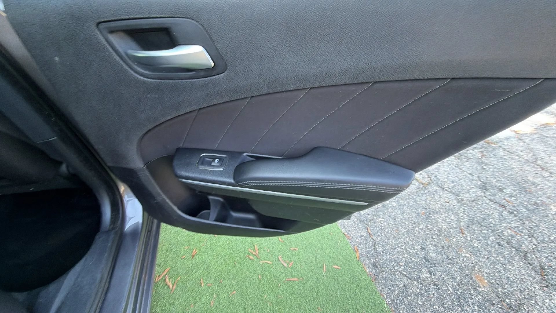 Used 2015 Dodge Charger SXT RWD image 20