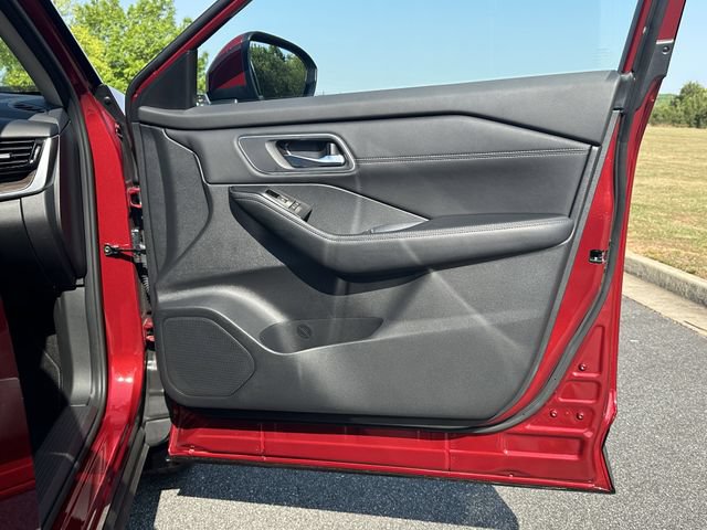 Certified 2025 Nissan Rogue Platinum AWD/4WD image 16