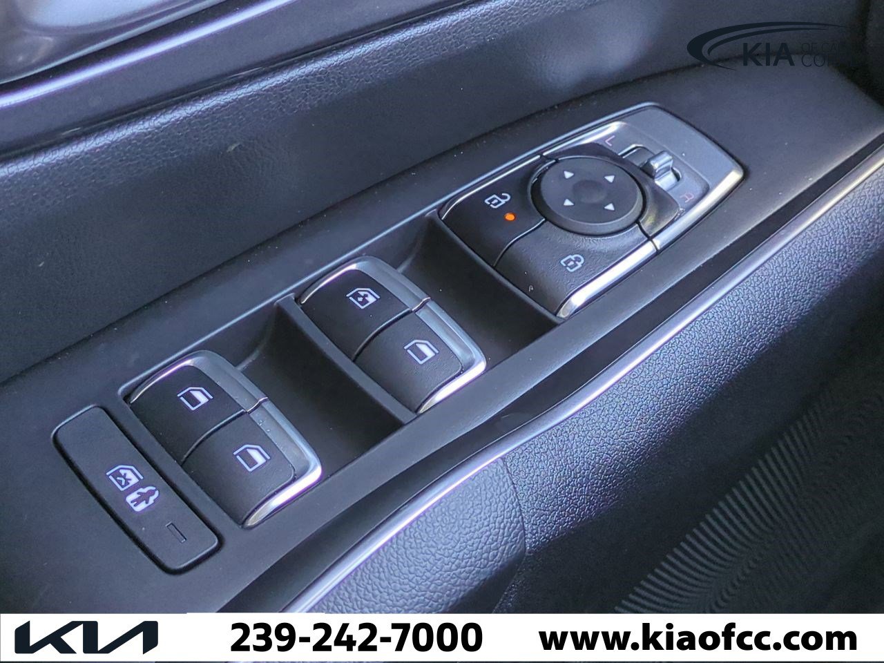 Used 2025 Kia Sorento S w/ Panoramic Sunroof Package image 25