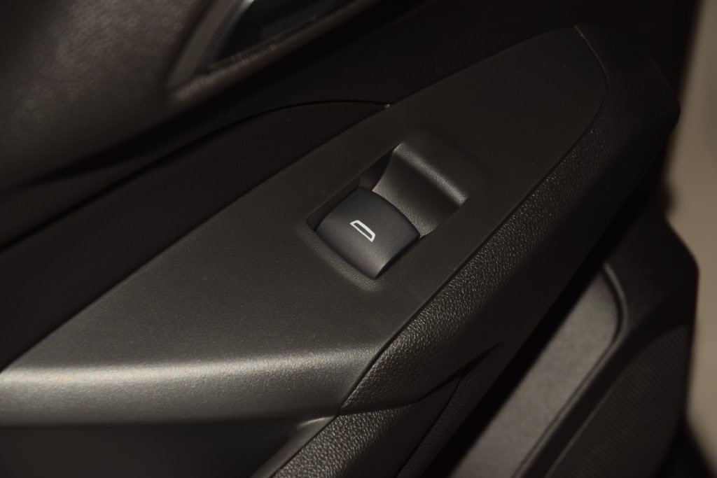New 2026 Chevrolet Trax RS w/ Sunroof Package FWD image 43