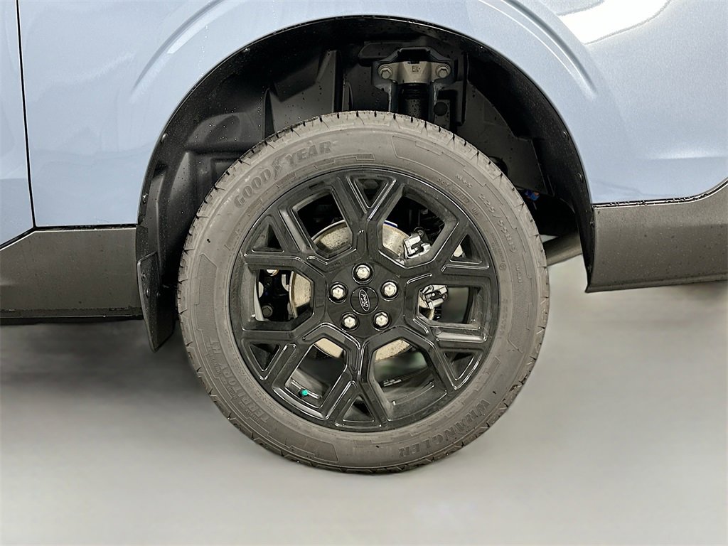 New 2025 Ford Maverick Lariat w/ Black Appearance Package image 31