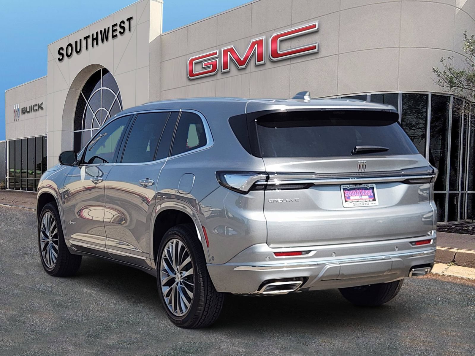 New 2026 Buick Enclave Avenir w/ Super Cruise Package FWD image 4