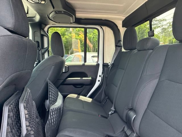 Used 2021 Jeep Gladiator Overland w/ Trailer Tow Package AWD/4WD image 25