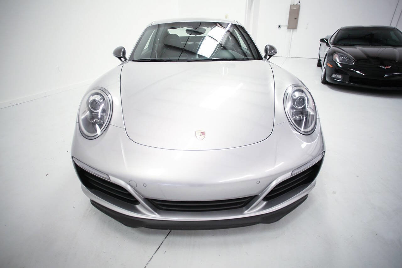 Used 2018 Porsche 911 Carrera T image 2
