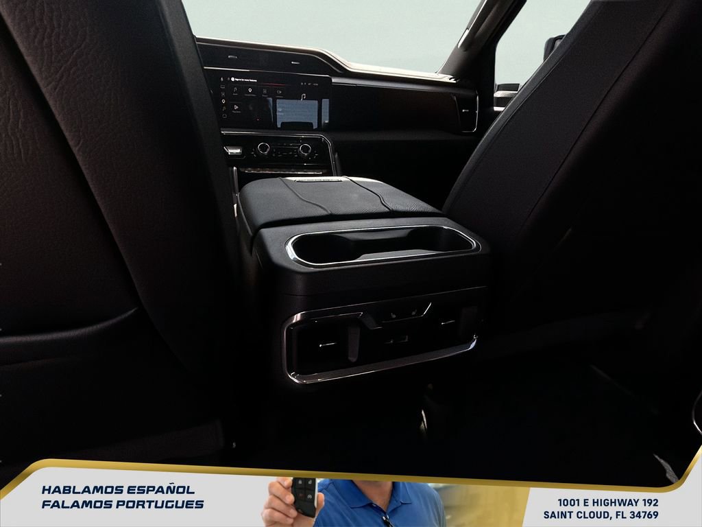 Used 2025 GMC Sierra 3500 Denali w/ Denali Reserve Package AWD/4WD image 29
