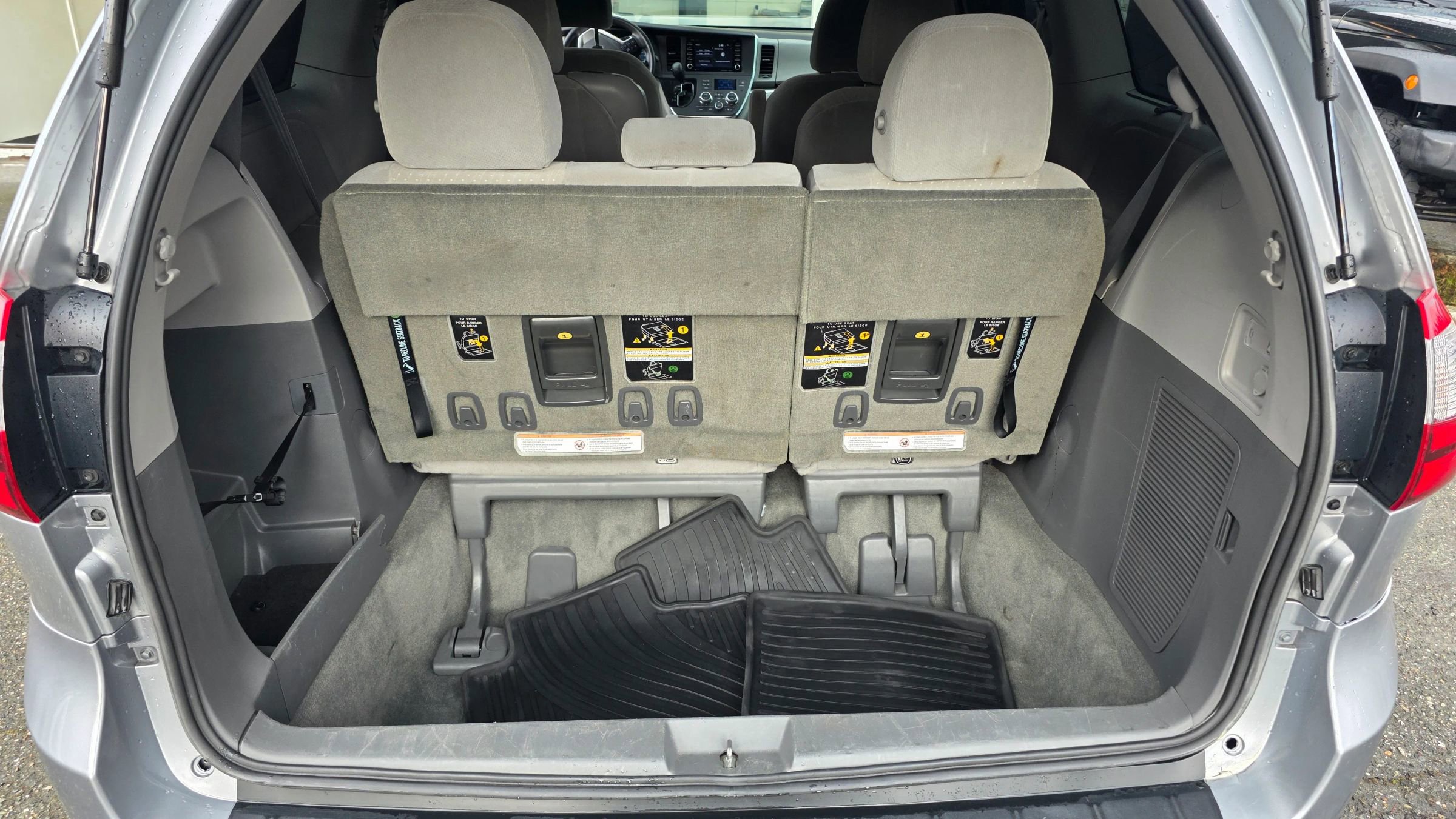 Used 2018 Toyota Sienna LE FWD image 19