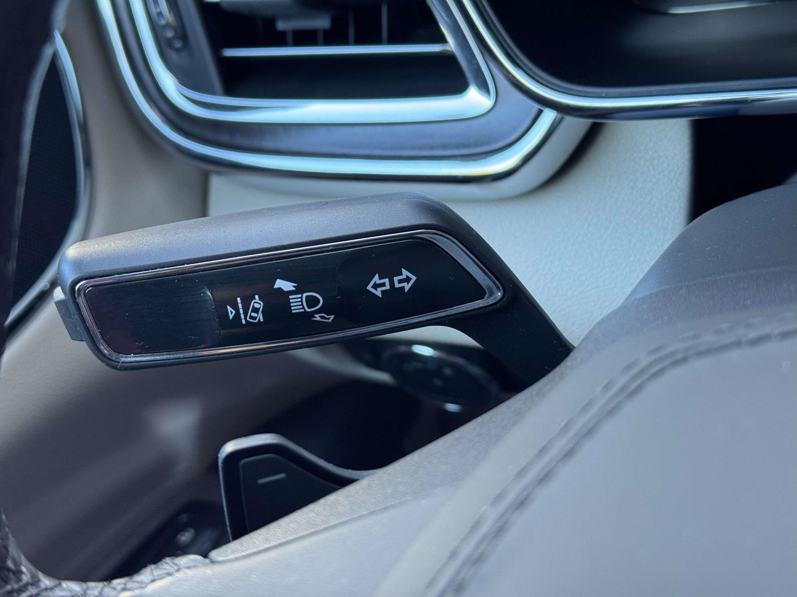 Used 2019 Lincoln Continental Select AWD/4WD image 25