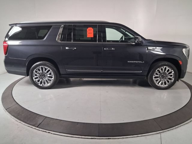 Certified 2023 GMC Yukon XL Denali Ultimate AWD/4WD image 3