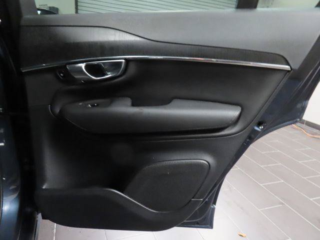 Used 2020 Volvo XC90 T5 Momentum FWD image 38
