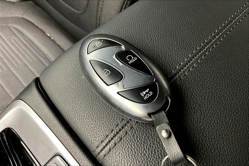 Used 2025 Hyundai Santa Cruz SE image 13