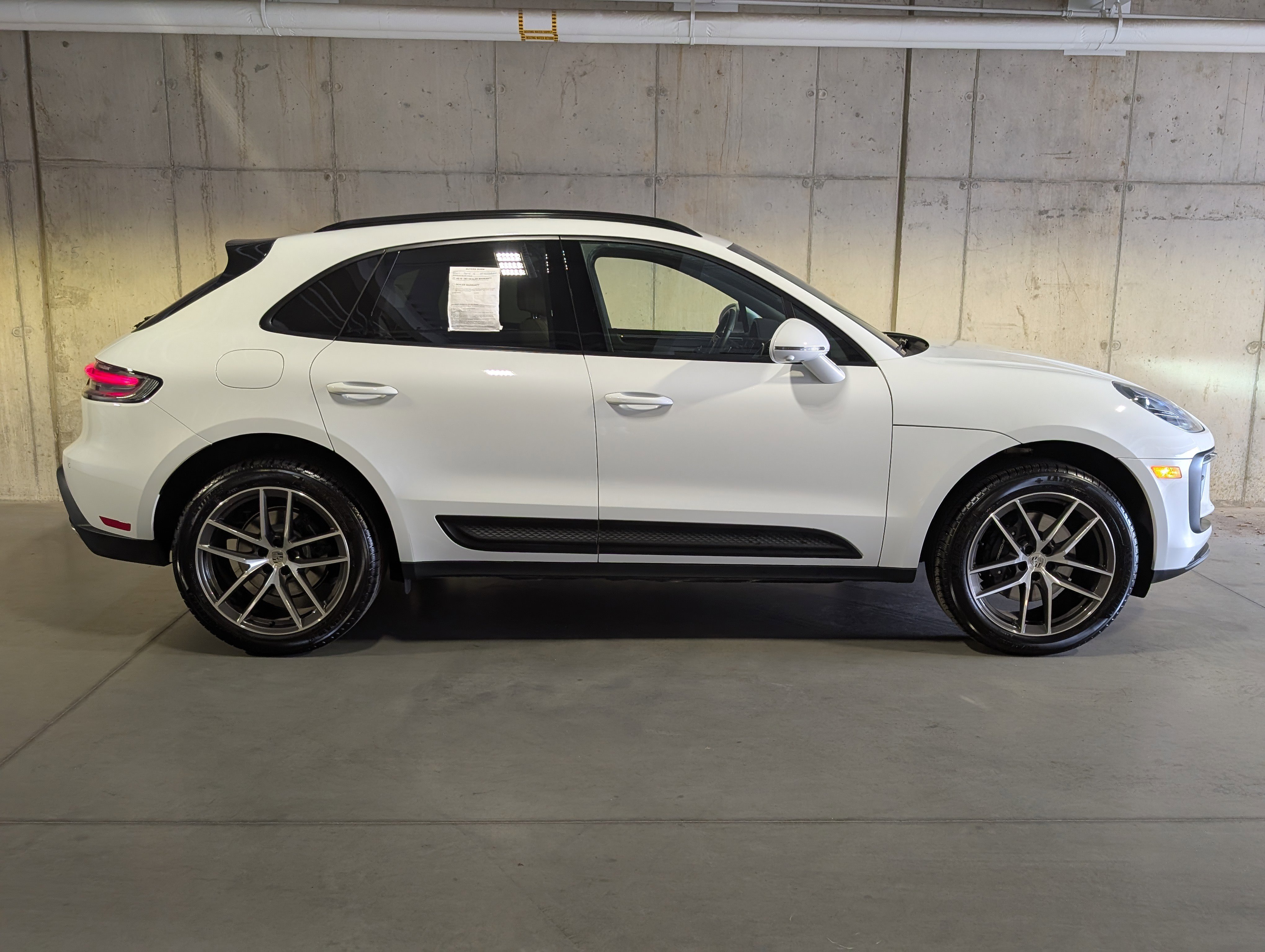 Certified 2025 Porsche Macan image 9