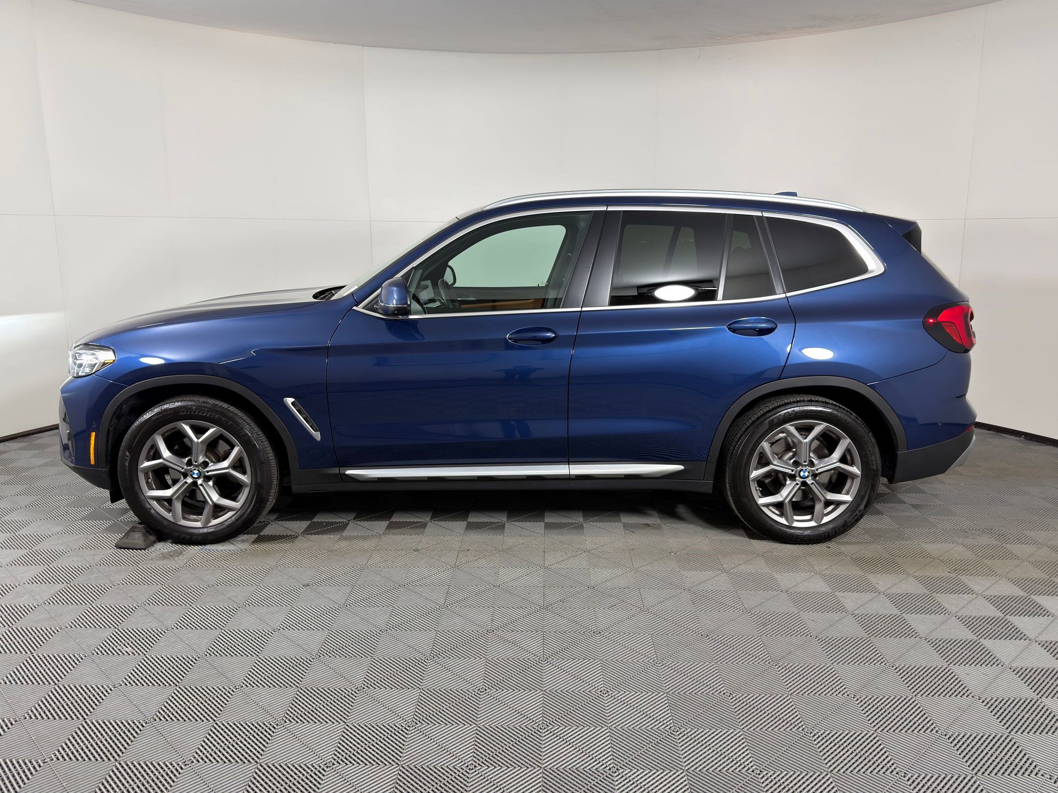 Used 2023 BMW X3 xDrive30i w/ Premium Package video 2
