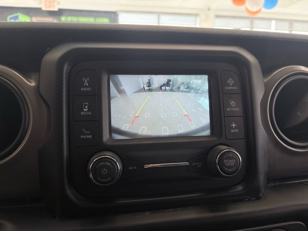 Used 2018 Jeep Wrangler Unlimited Sport S AWD/4WD image 35