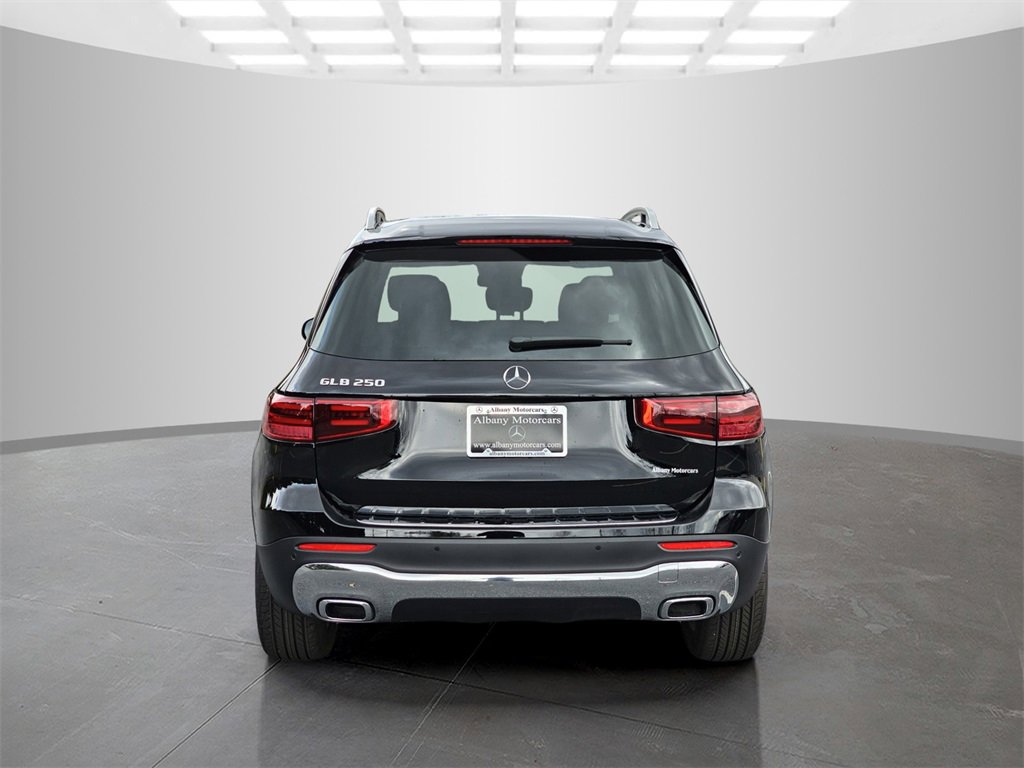 Used 2025 Mercedes-Benz GLB 250 image 5
