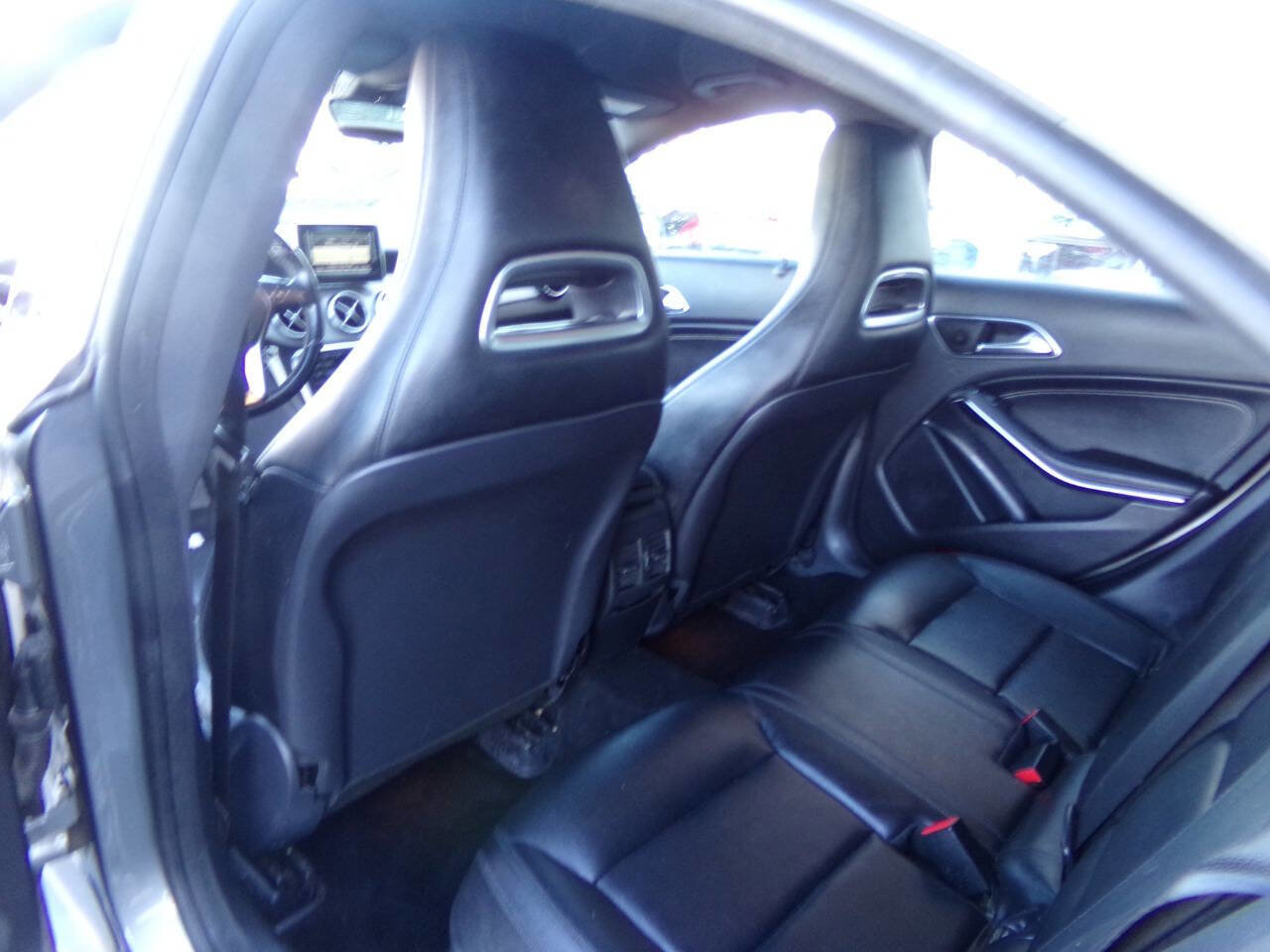 Used 2014 Mercedes-Benz CLA 250 image 14