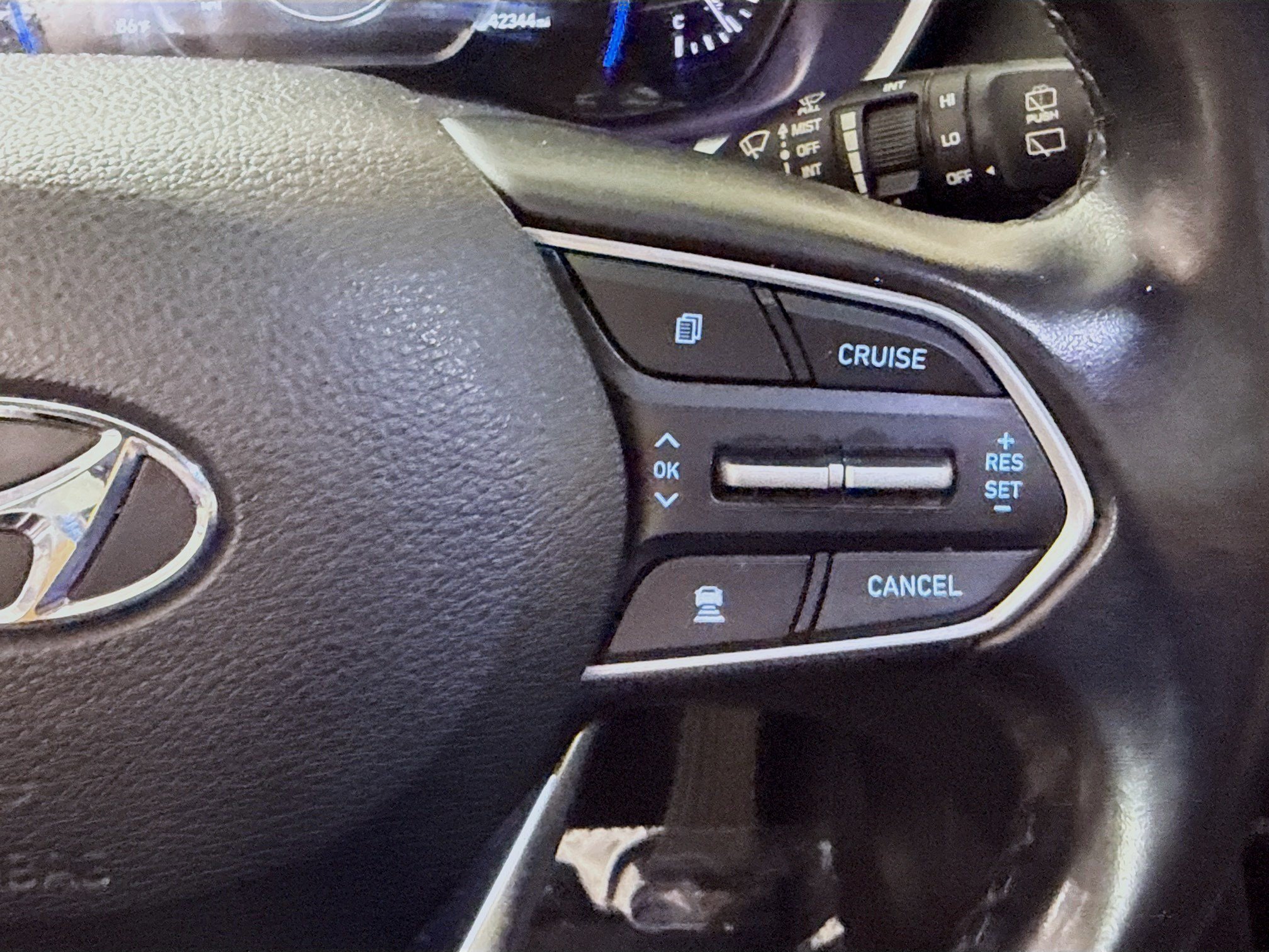 Used 2020 Hyundai Santa Fe SEL AWD/4WD image 15