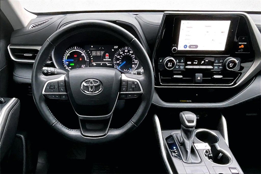 Used 2023 Toyota Highlander XLE image 8