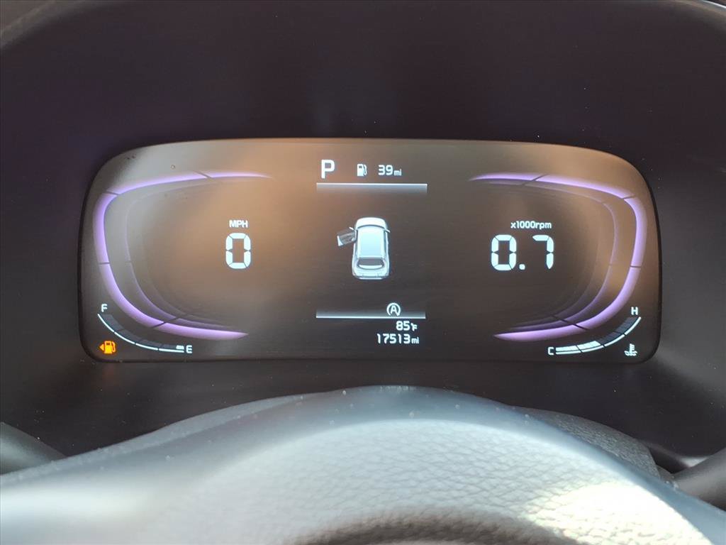 Used 2025 Kia Soul LX w/ LX Technology Package FWD image 25