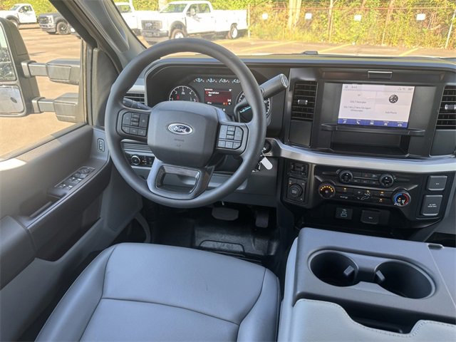 New 2025 Ford F550 4x4 Crew Cab Super Duty w/ XL Chrome Package image 13