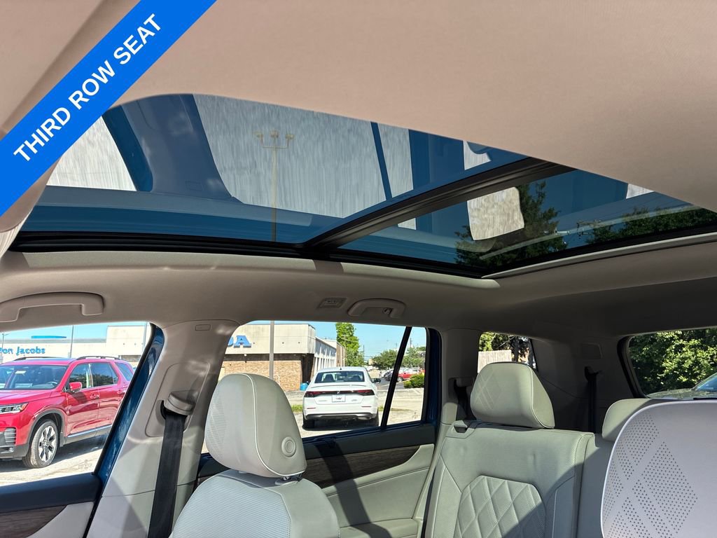 Used 2025 Volkswagen Atlas SEL Premium R-Line AWD/4WD image 17