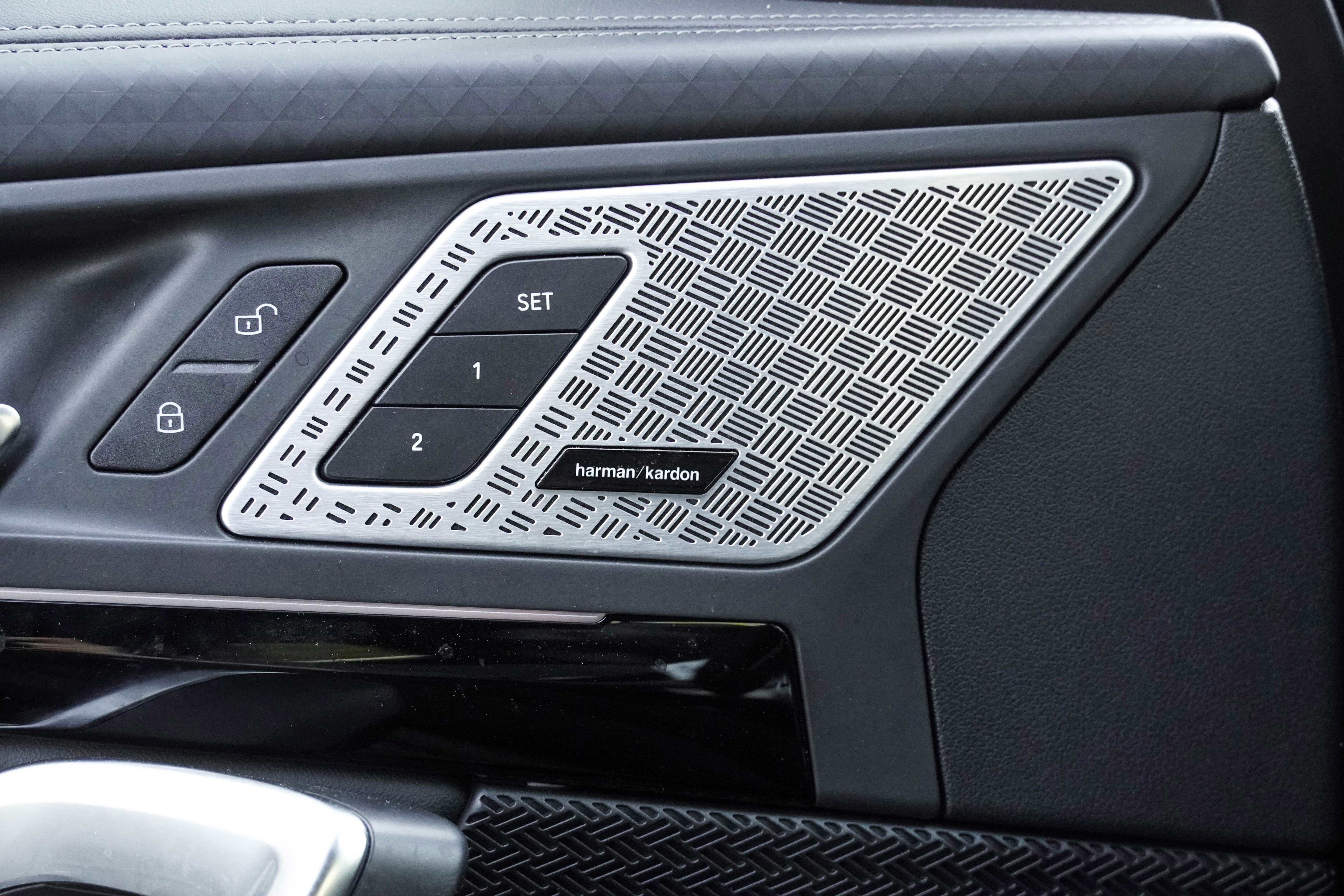 Used 2025 BMW X2 xDrive28i w/ Premium Package image 16