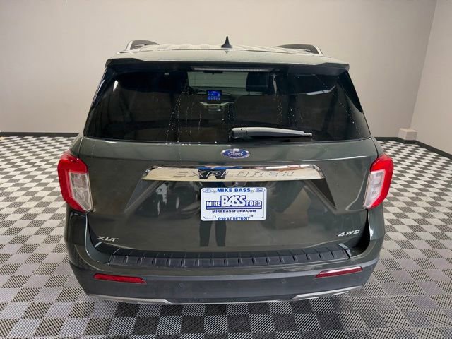 Used 2022 Ford Explorer XLT w/ Equipment Group 202A AWD/4WD image 10