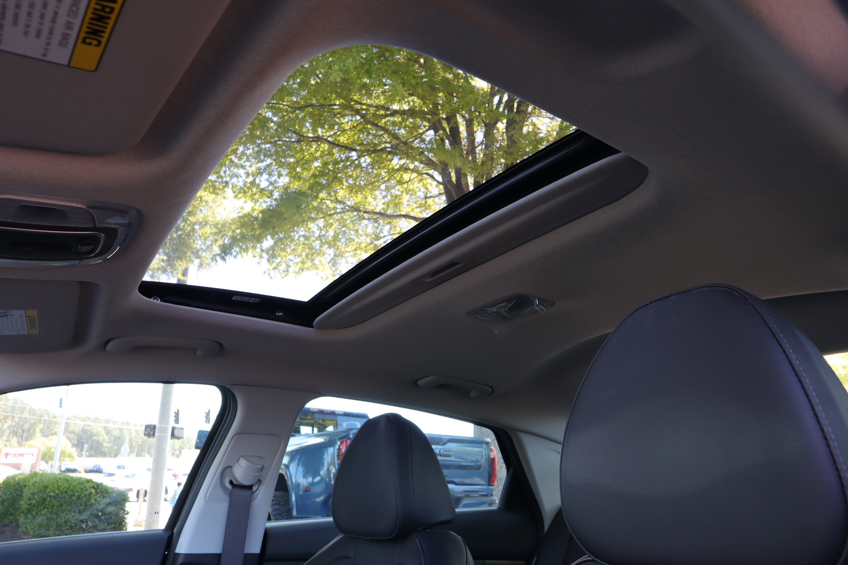 Used 2024 Hyundai Elantra Limited FWD image 8