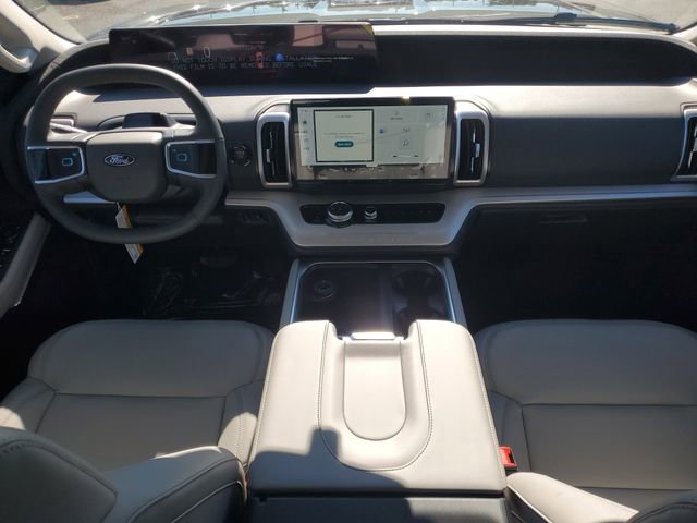 New 2026 Ford Expedition Active image 8