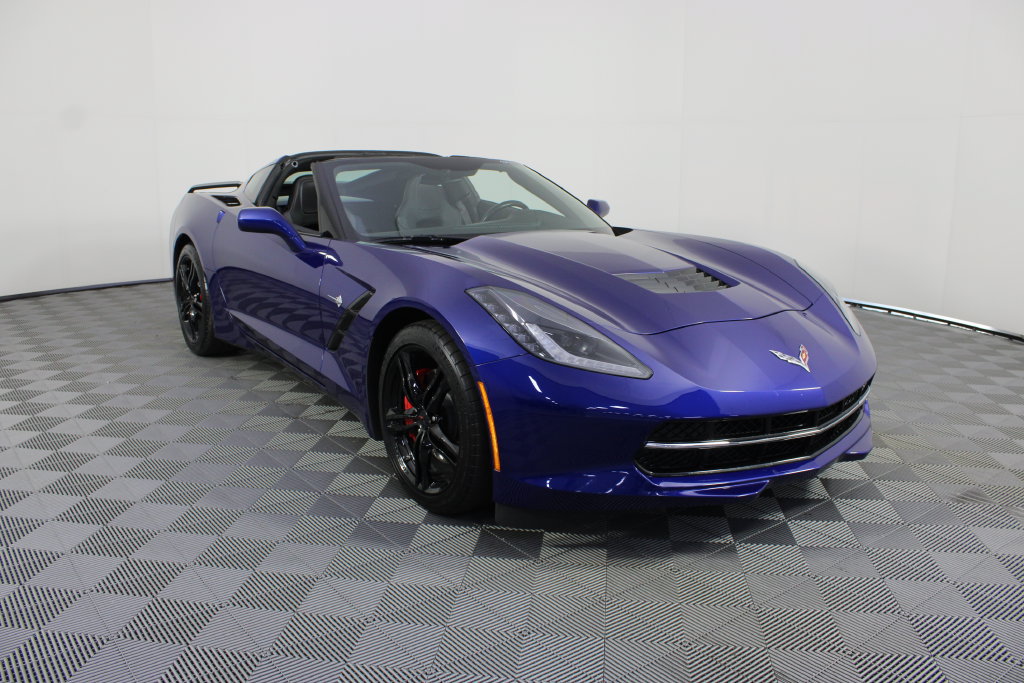 Used 2017 Chevrolet Corvette Stingray Coupe w/ 1LT RWD image 8