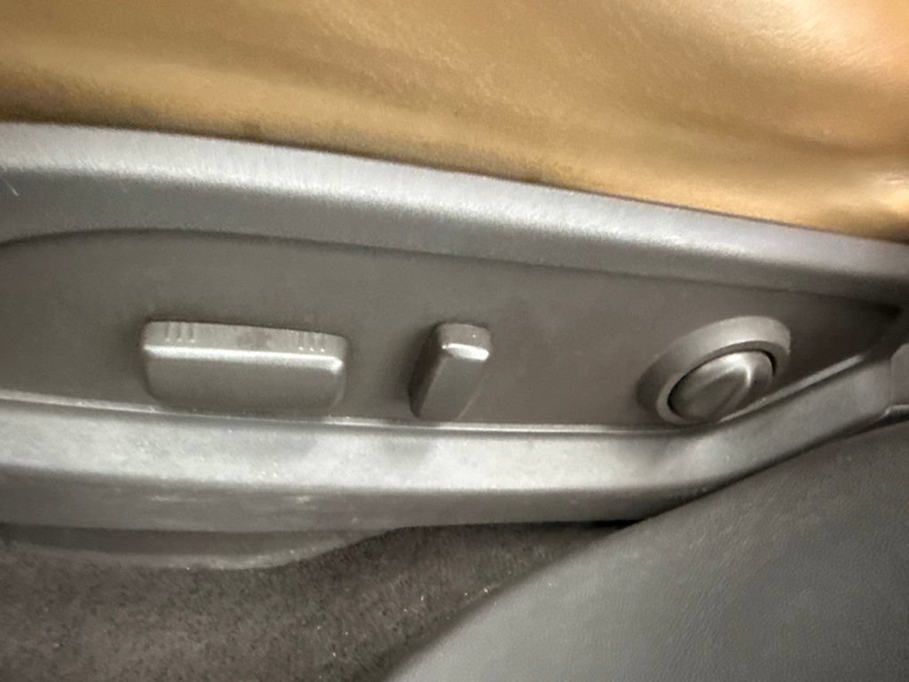 Used 2015 Buick Enclave Leather FWD image 25