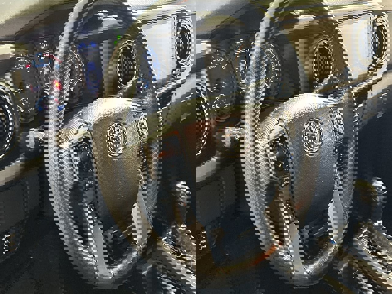 Used 2021 Toyota Tacoma TRD Off-Road w/ Technology Package image 13